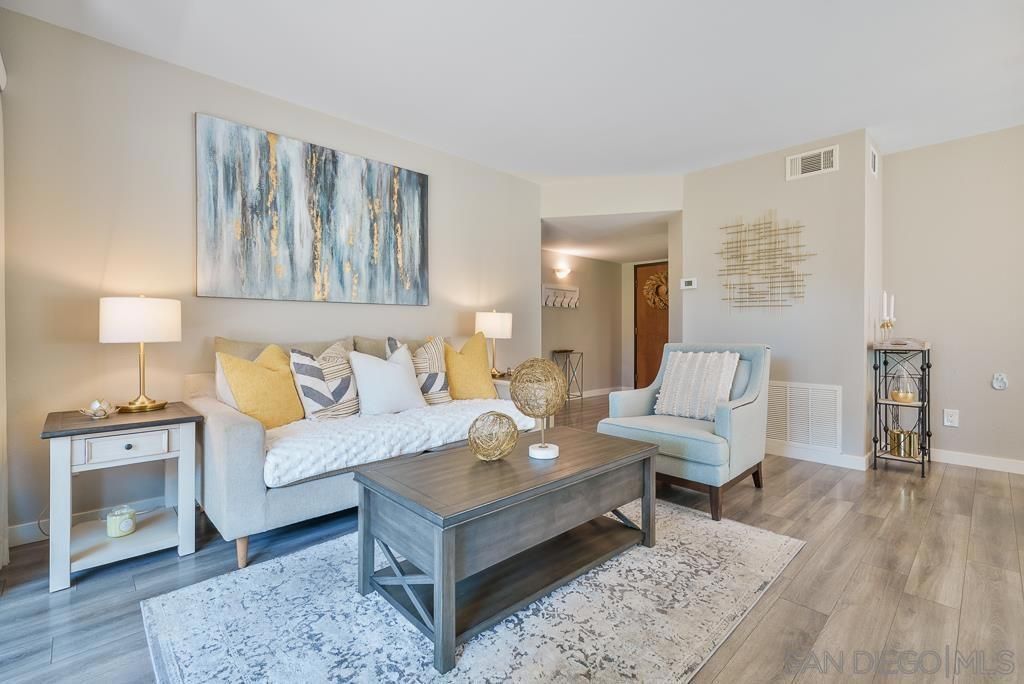 17637 Pomerado Rd # 123, San Diego