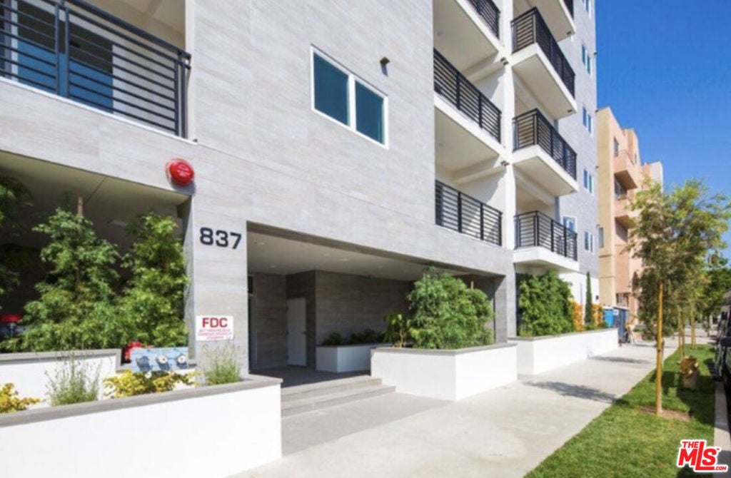 Photo of Listing #26640355