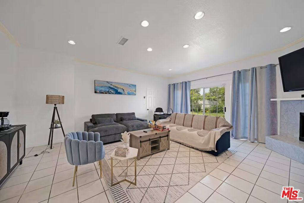 15213 Daphne Avenue, Gardena