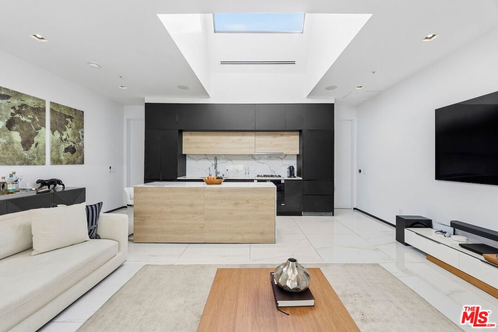 Photo of Listing #26640473