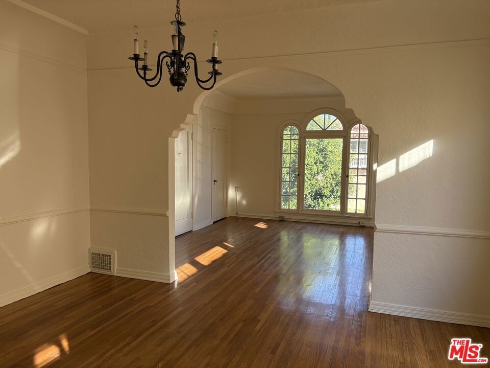 Photo of Listing #26640669