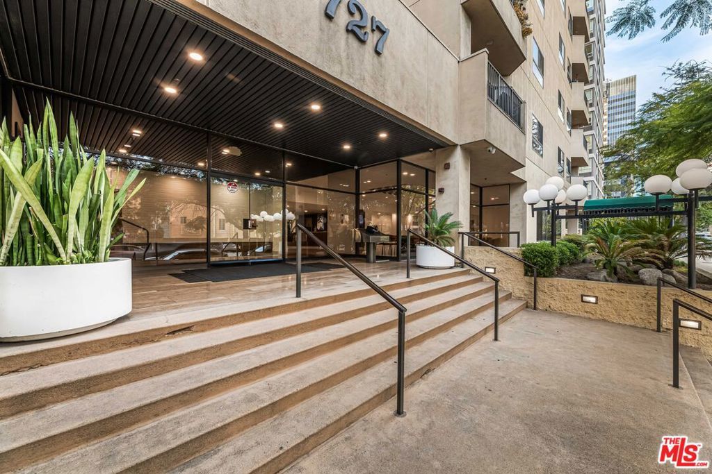 Photo of Listing #26637049