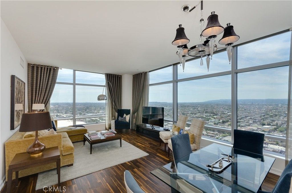 900 W Olympic Boulevard # 32b, Los Angeles