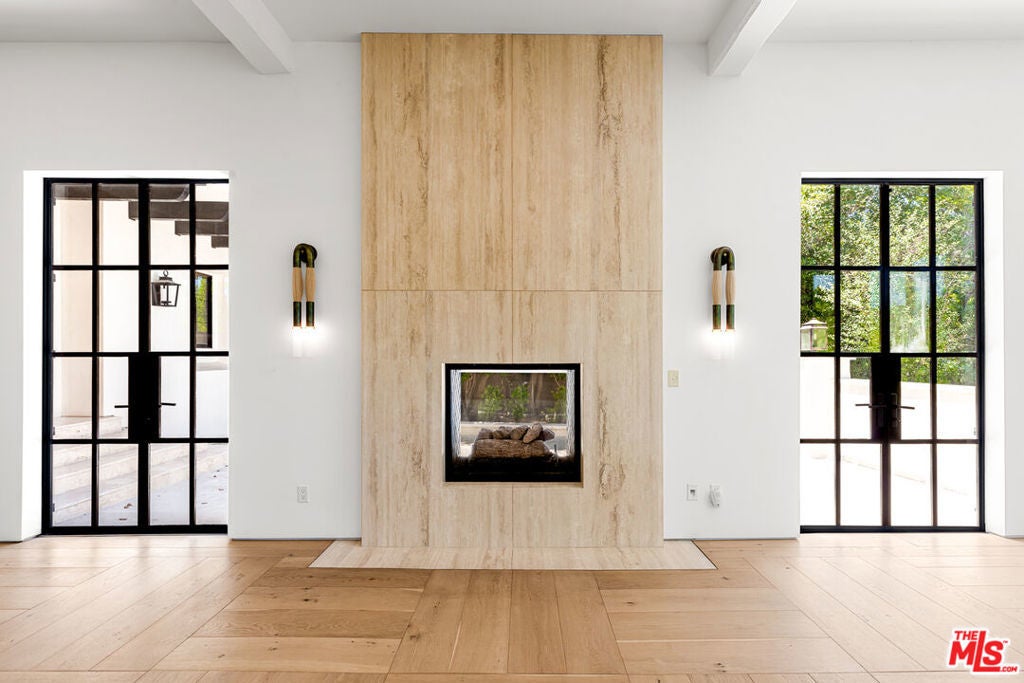 Photo of Listing #26641347