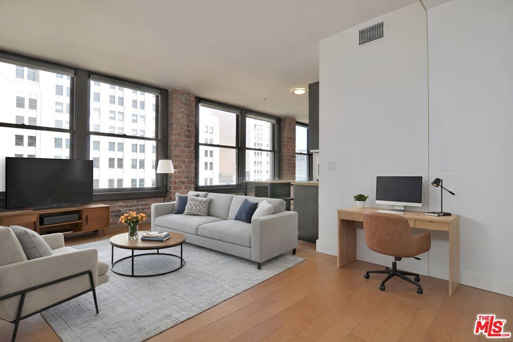 Photo of Listing #26641557