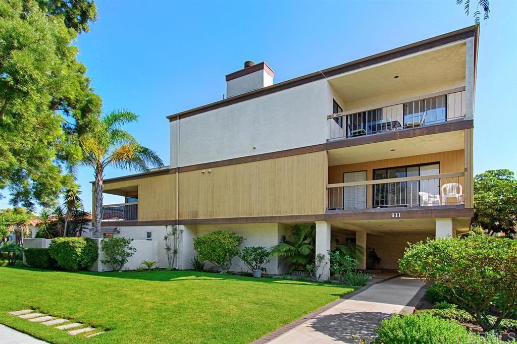 911 E Ave # 203, Coronado