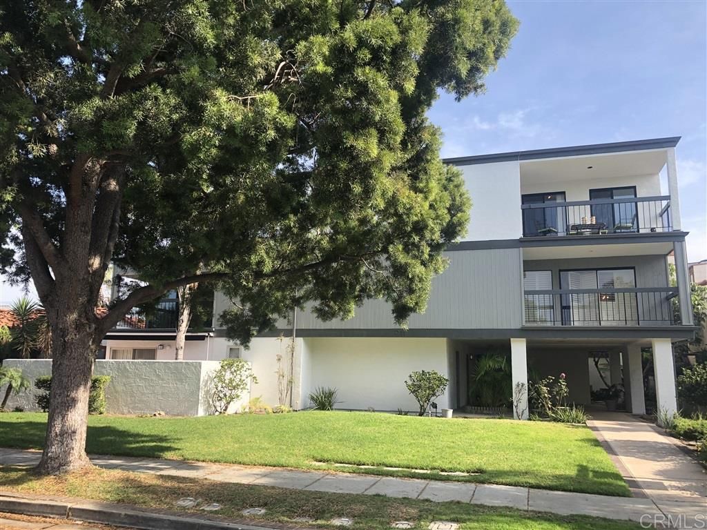 911 E Avenue # 301, Coronado