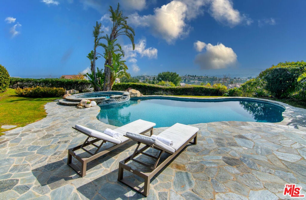 Photo of Listing #26642145