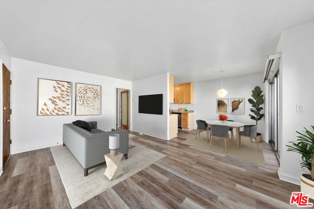 Photo of Listing #26641971