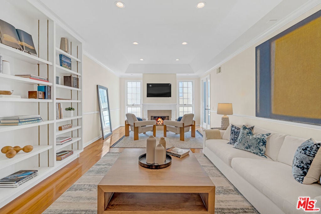 Photo of Listing #26642291