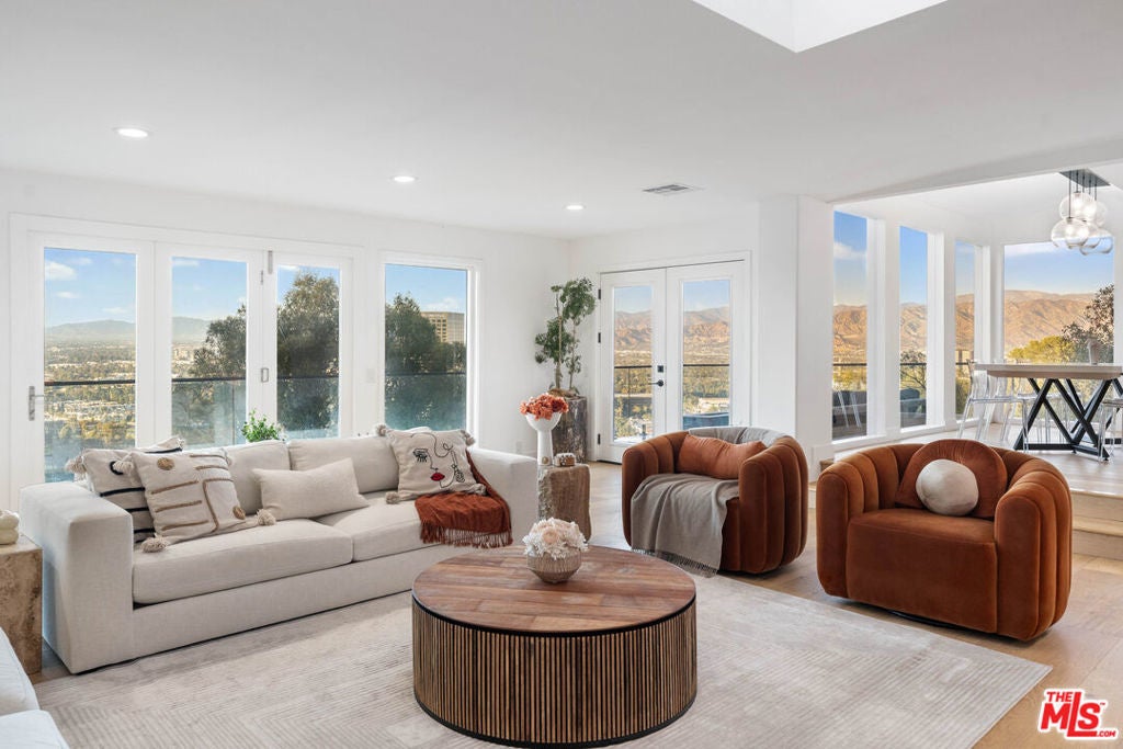 Photo of Listing #26642311