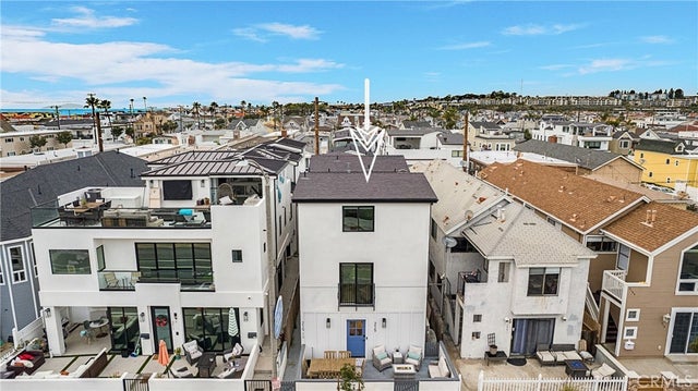 215 32nd Street # A, Newport Beach.