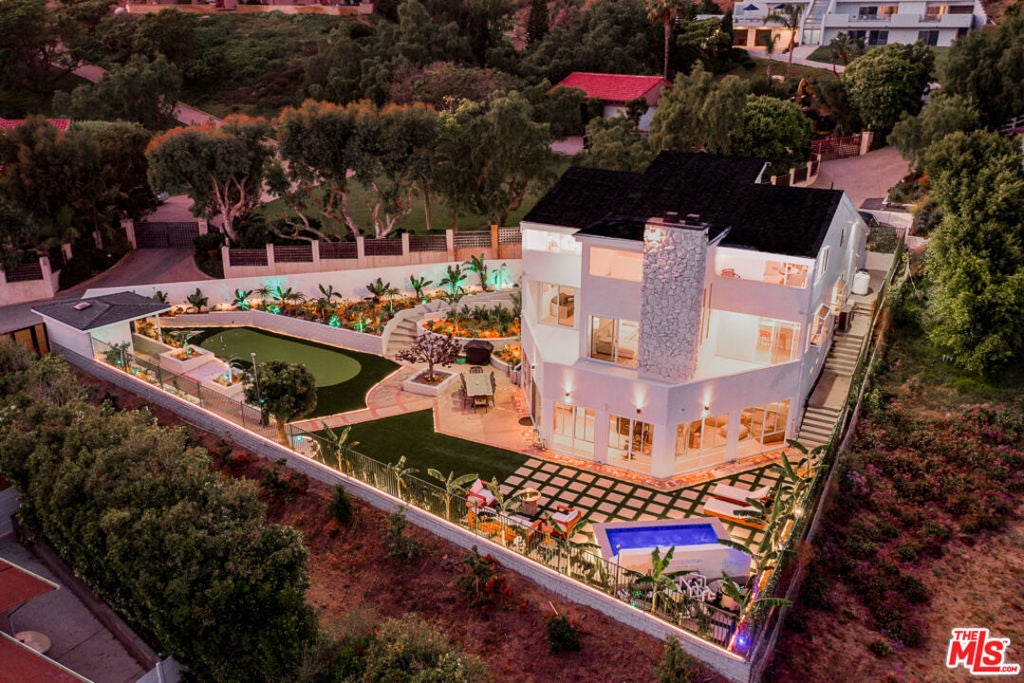 Photo of Listing #26641927