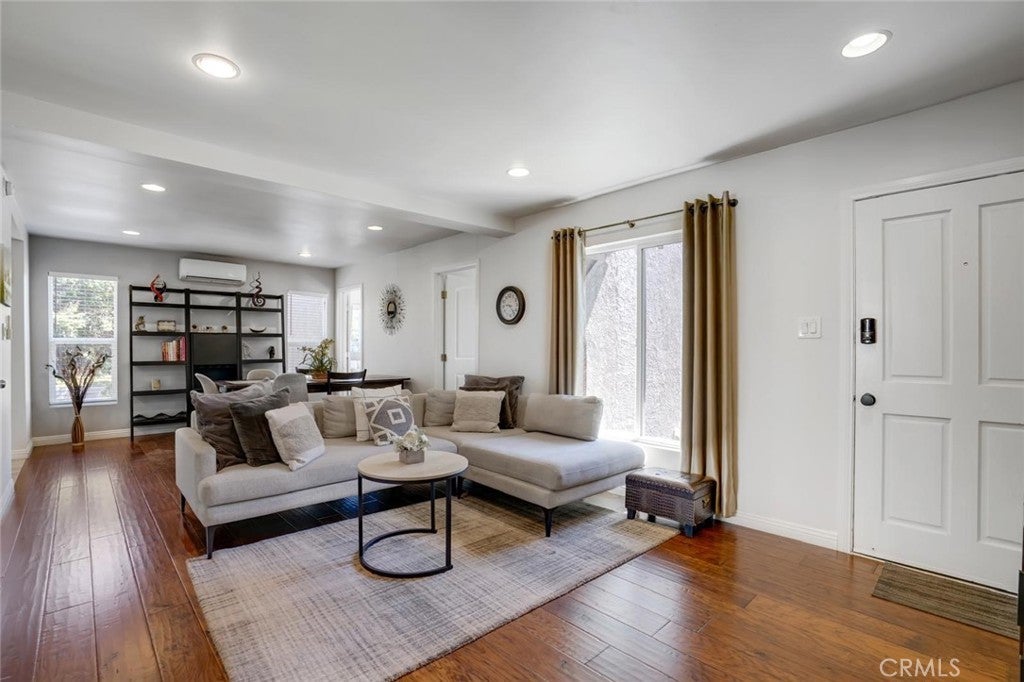 Photo of Listing #SR26016984