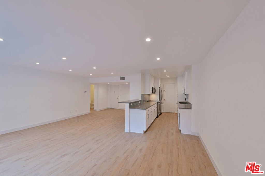 Photo of Listing #26642471