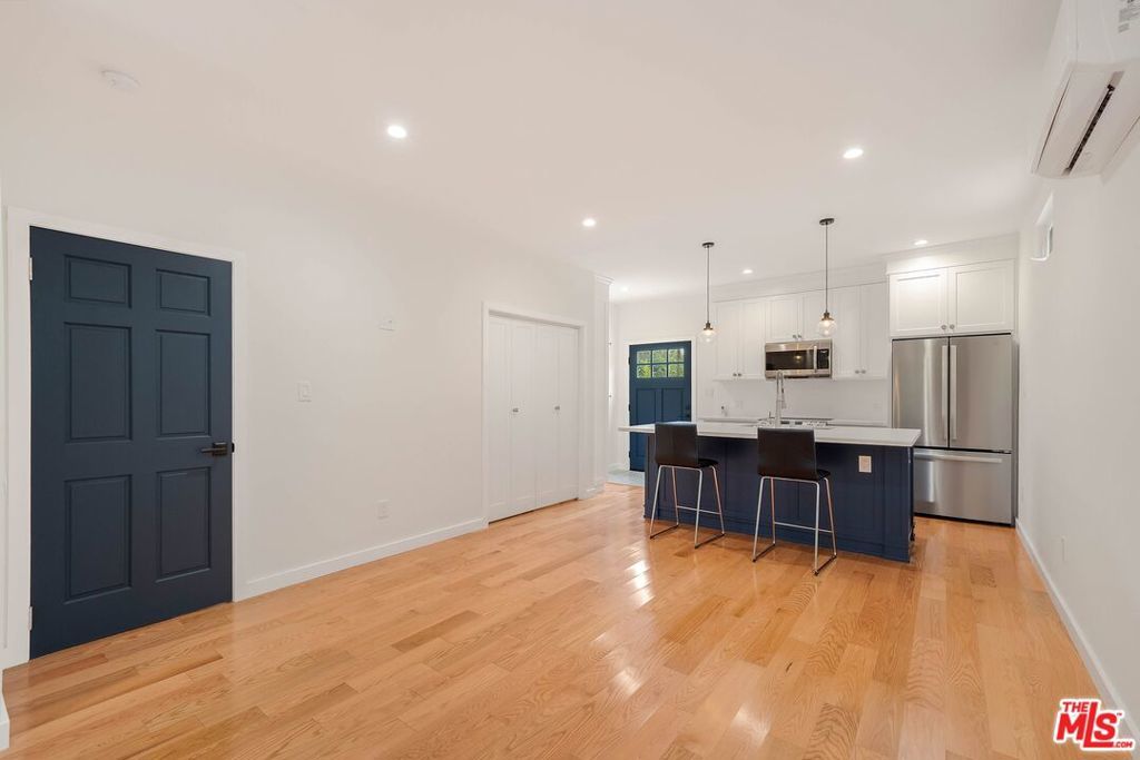 Photo of Listing #26642049