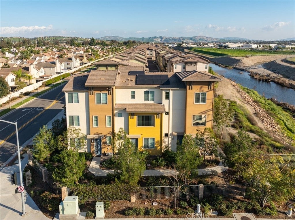 Photo of Listing #DW26016438