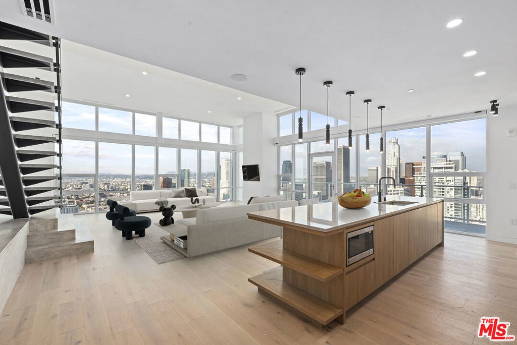 Photo of Listing #26640793