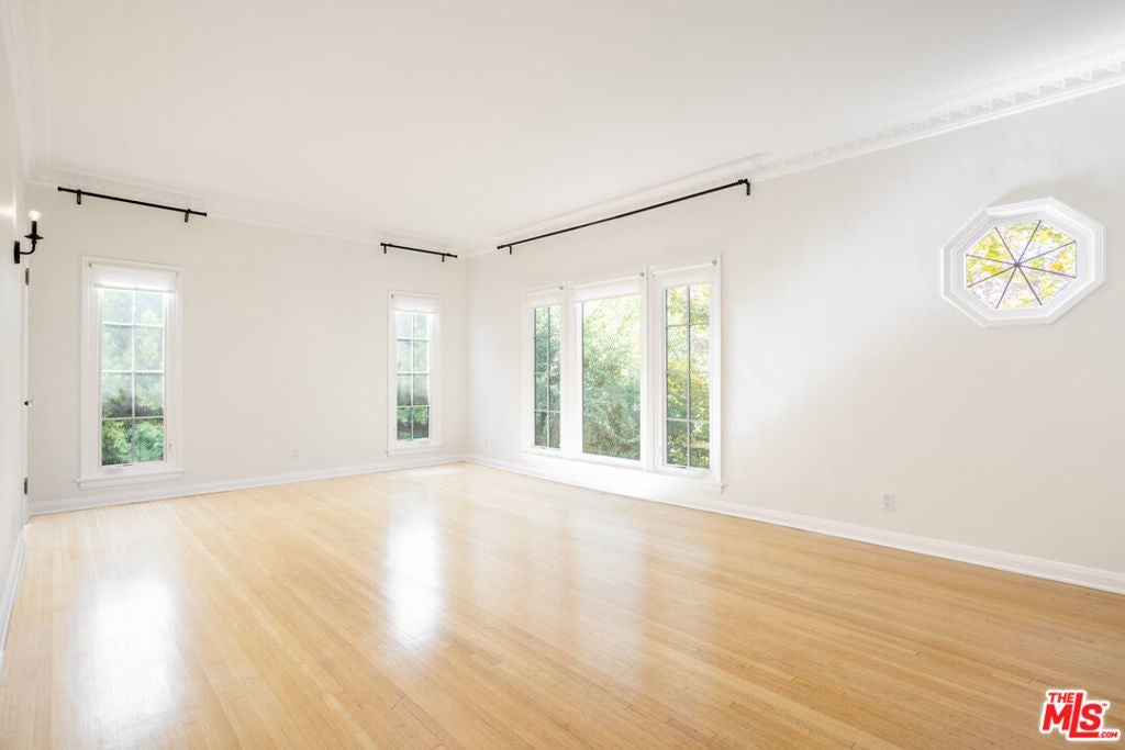 Photo of Listing #26643007