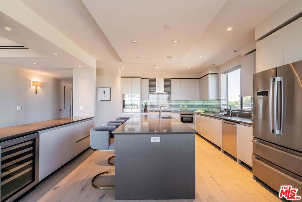 Photo of Listing #26643919