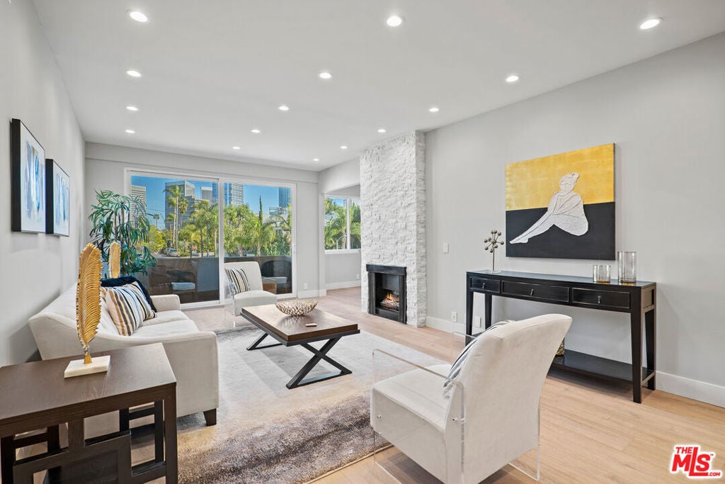 Photo of Listing #26644097