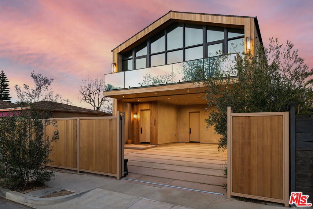 Photo of Listing #26643845