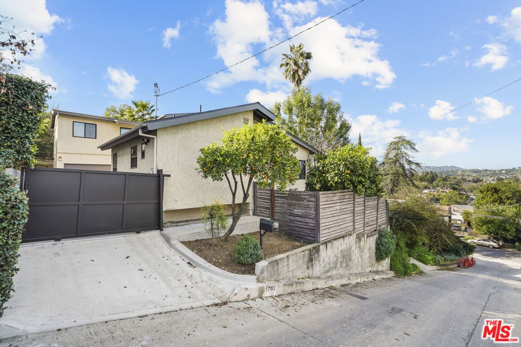 Photo of Listing #26644175