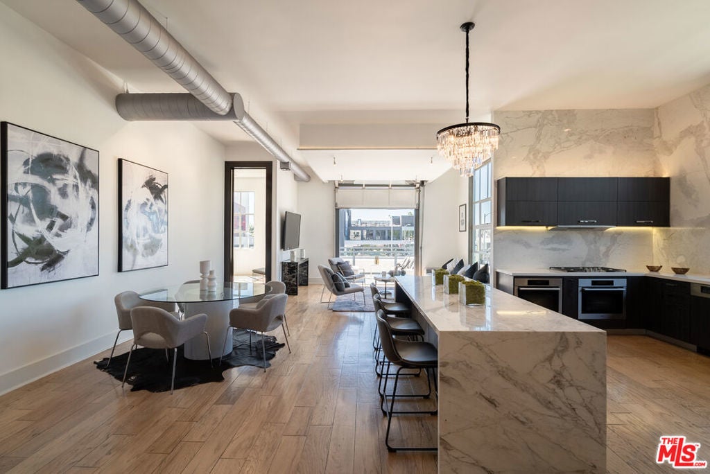 Photo of Listing #26645137