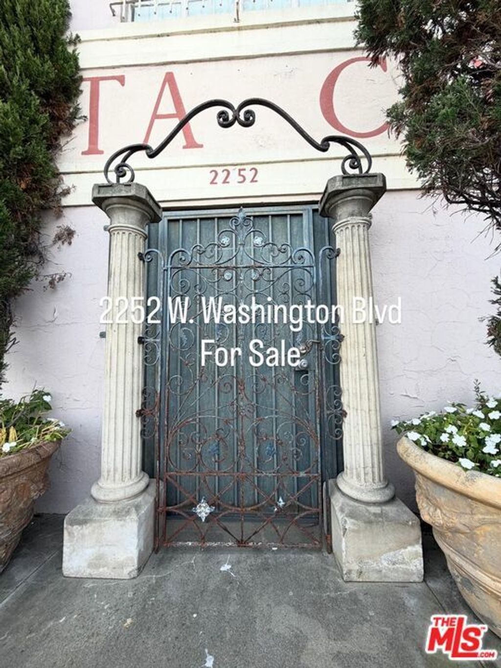 2252 W Washington Boulevard, Los Angeles