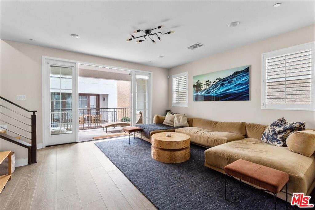 Photo of Listing #26645255