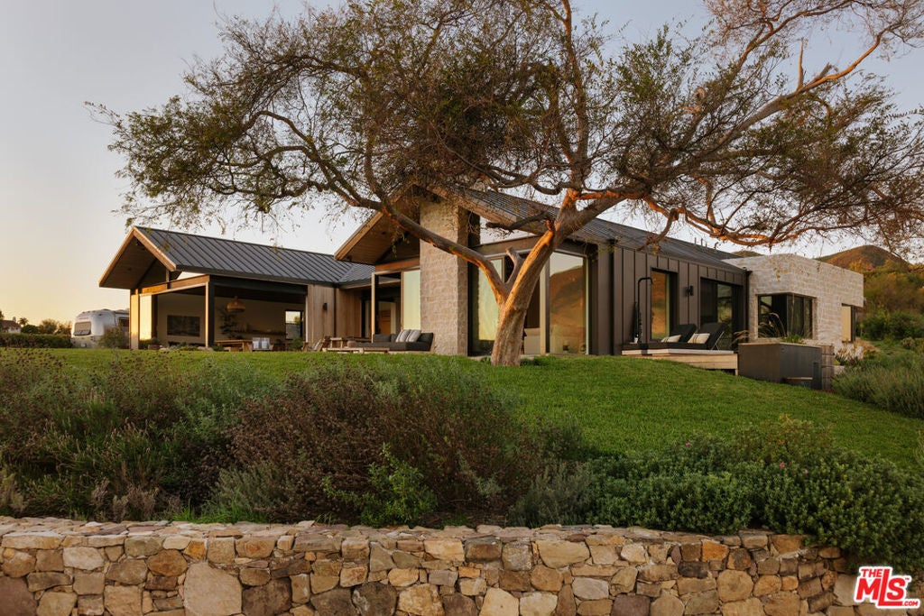 Photo of Listing #26645605