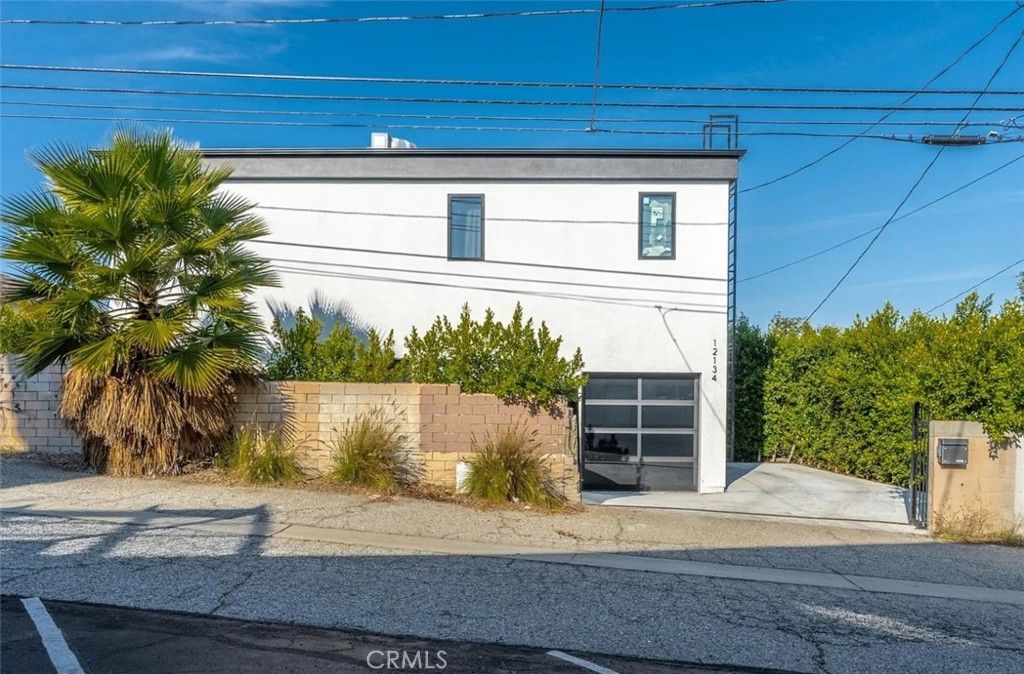12134 Clarkson Rd, Los Angeles