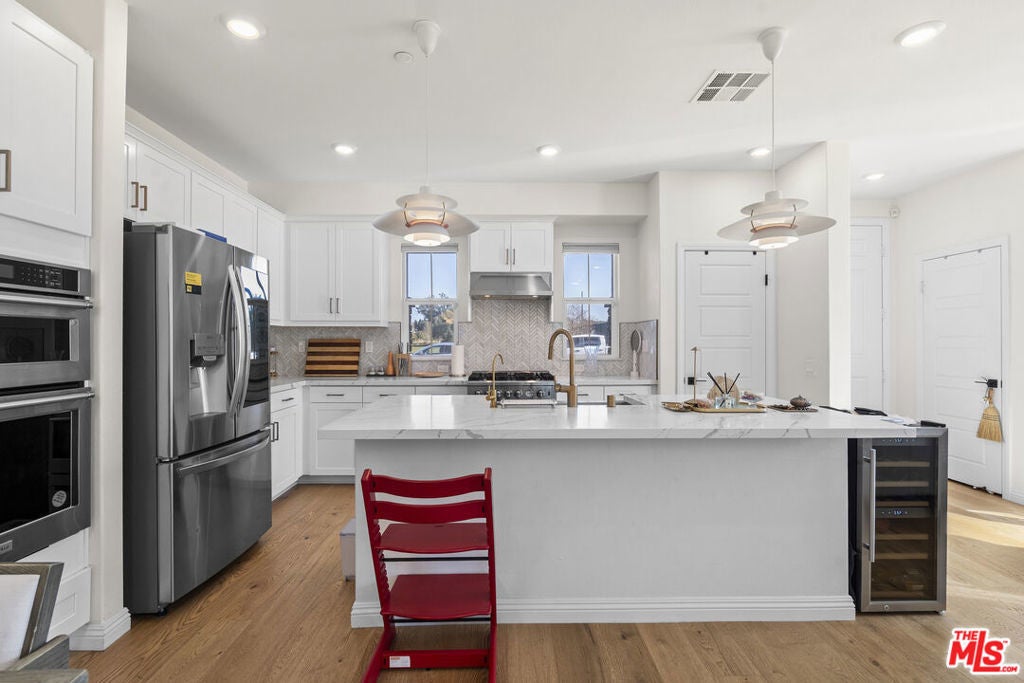 Photo of Listing #26645689