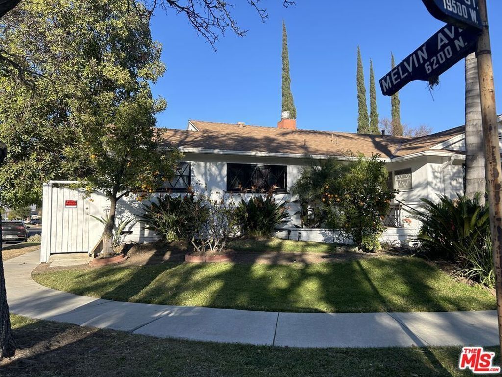19557 Unit A Calvert Street, Tarzana