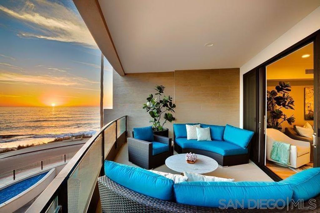 6767 Neptune Pl # 202, La Jolla