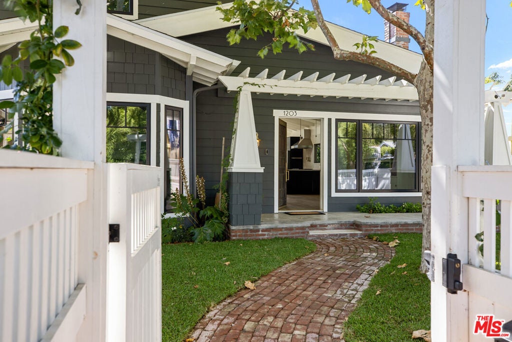 Photo of Listing #26646177