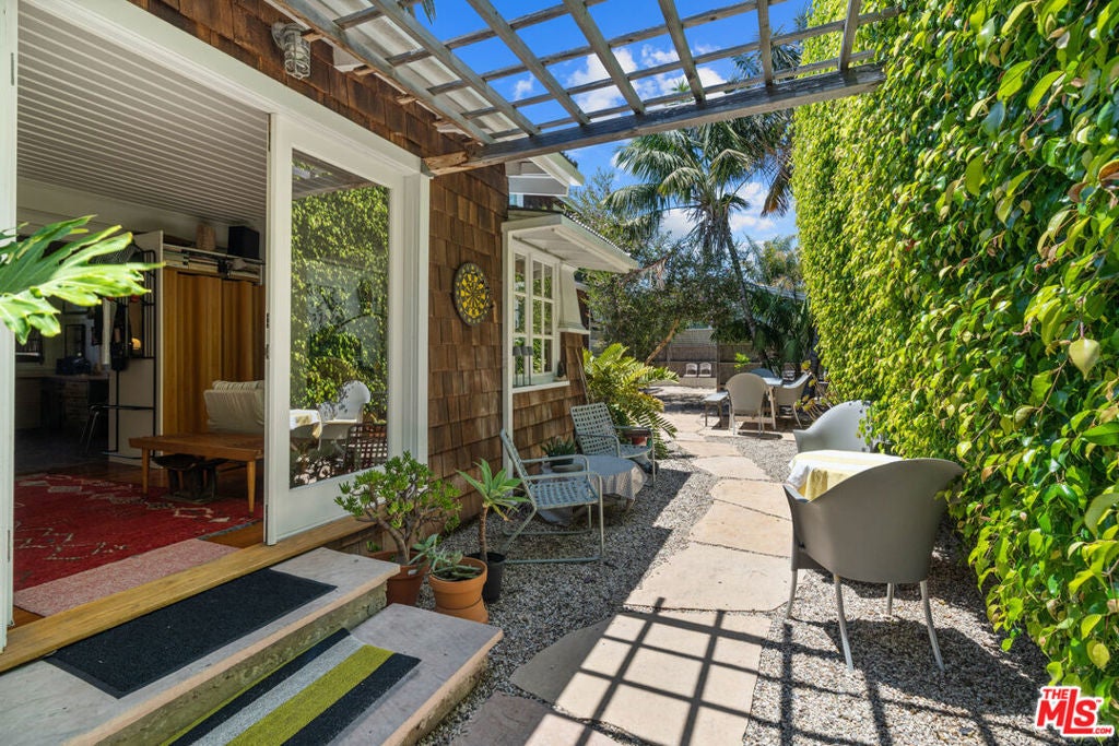 Photo of Listing #26643791