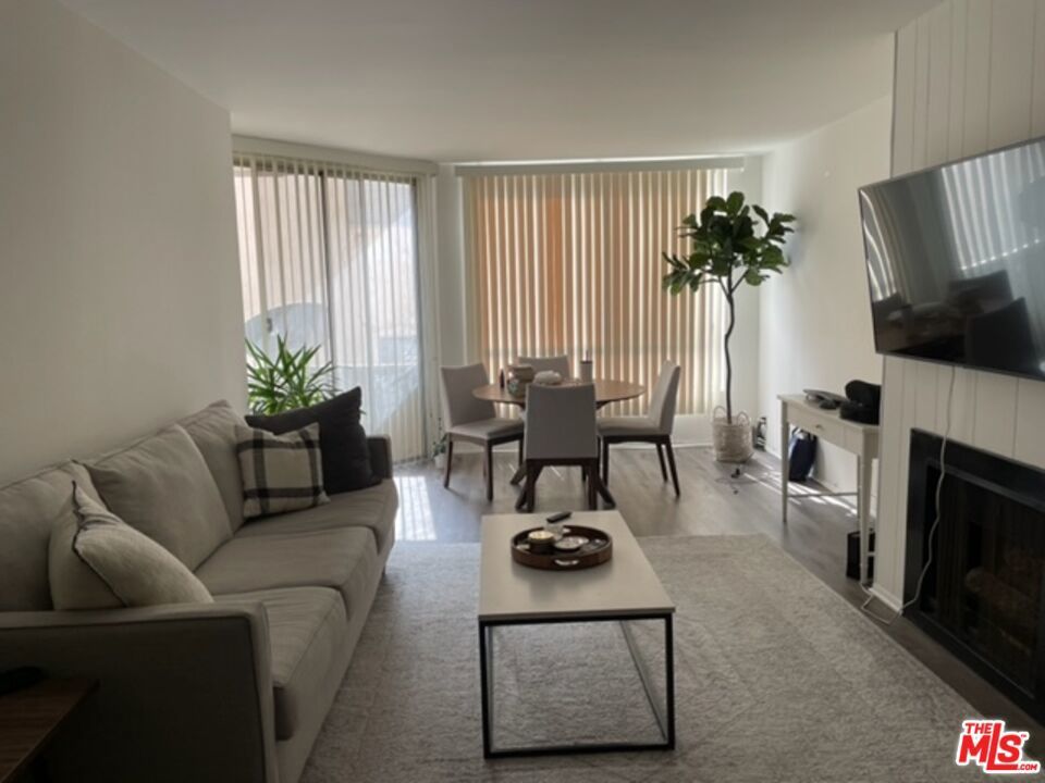 Photo of Listing #26642919