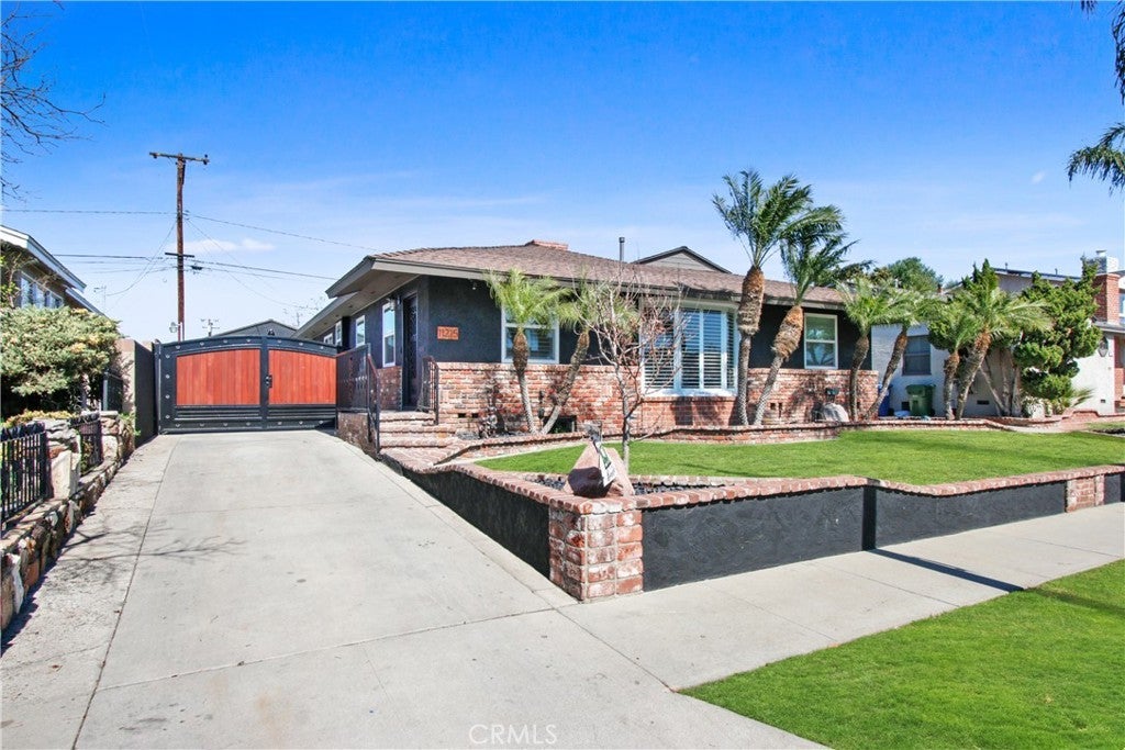 Photo of Listing #OC26025576