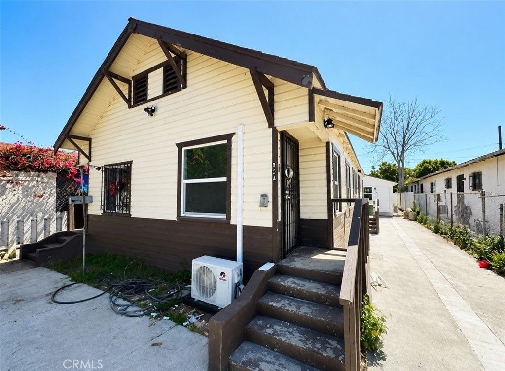 924 E Lanzit, Los Angeles