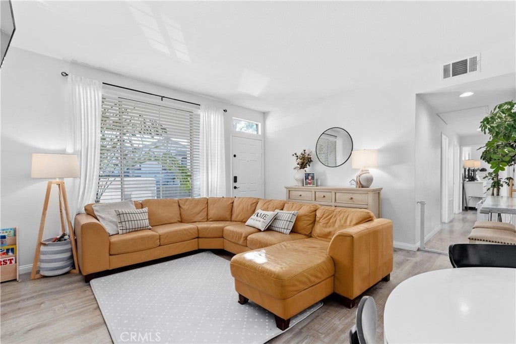 Photo of Listing #OC26026681