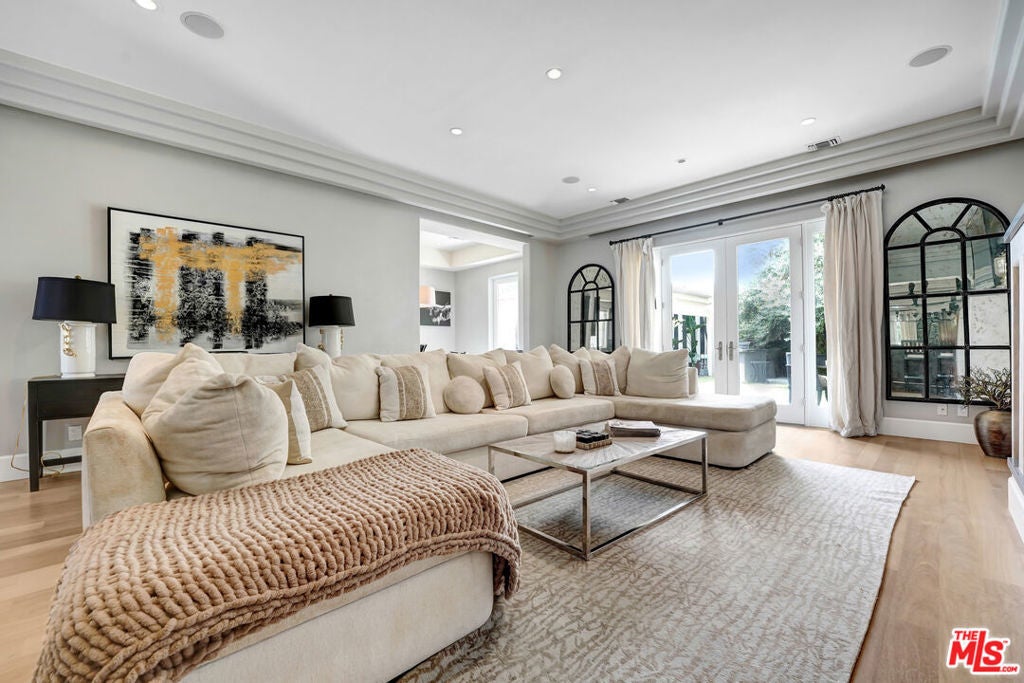 Photo of Listing #26647965