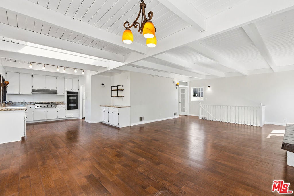 Photo of Listing #26648463