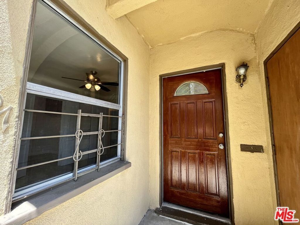 1807 S Redondo Boulevard # Lower, Los Angeles