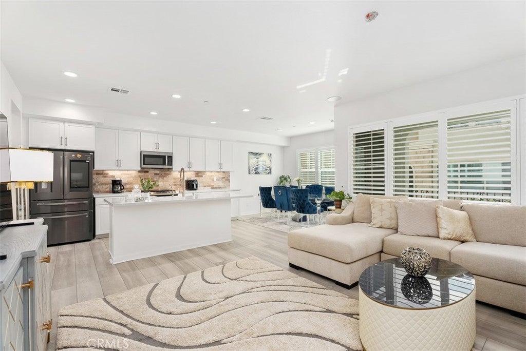 Photo of Listing #OC26028621