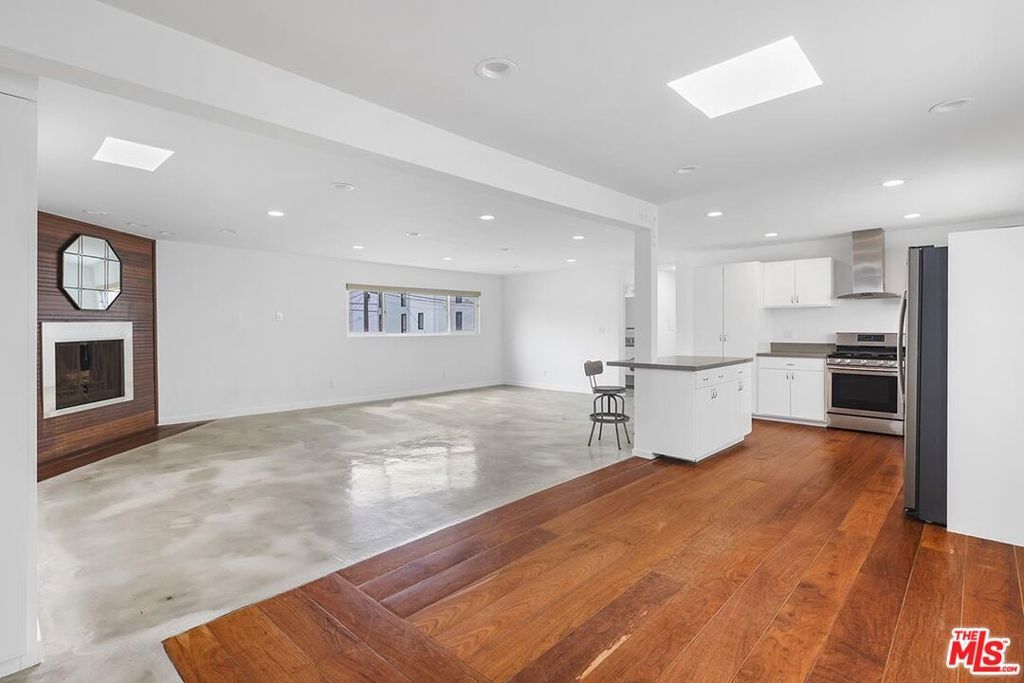 Photo of Listing #26648859