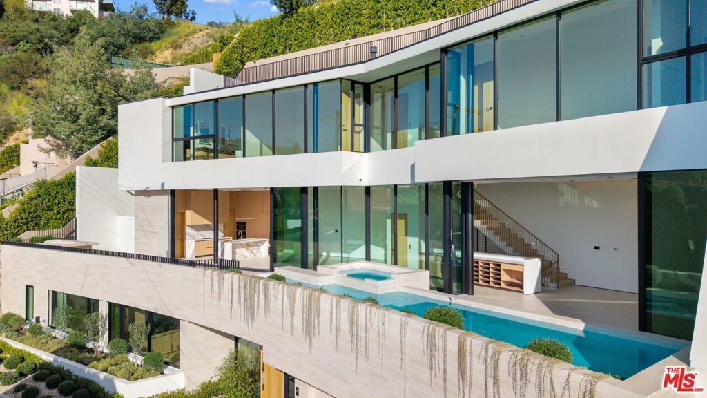 8765 Hollywood, Los Angeles