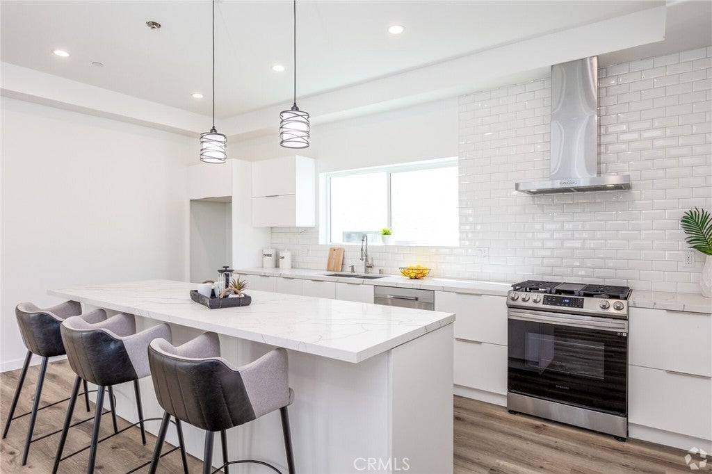 Photo of Listing #SR26029378