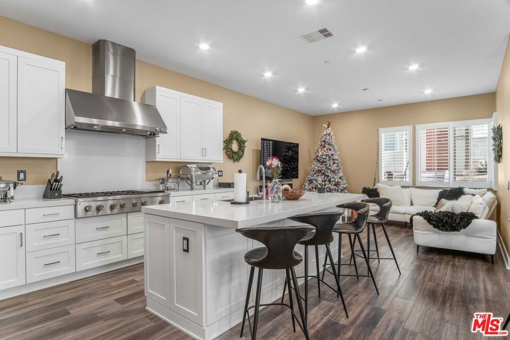 Photo of Listing #26649367