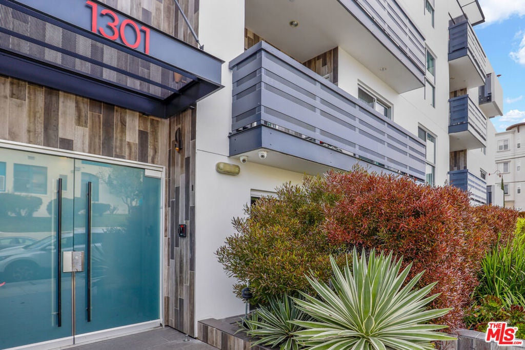 Photo of Listing #26649935